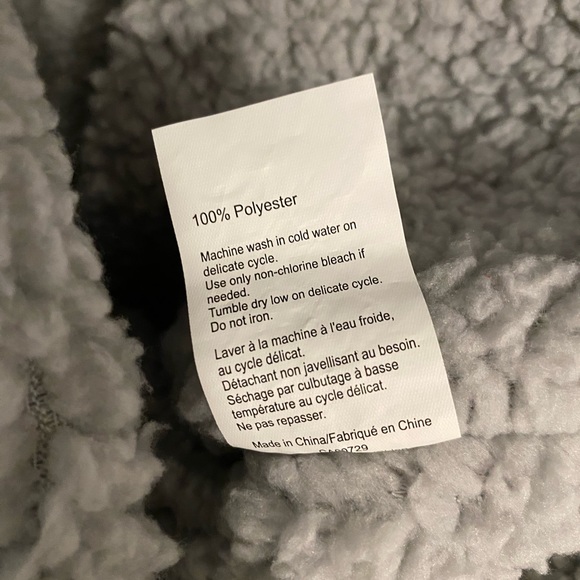 GENTLY USED SHERPA LINED BABY SWADDLE - Picture 9 of 9